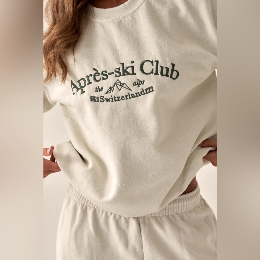 Apres Ski Embroidered Sweater Crewneck - Large